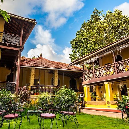 Casa Menezes - A Heritage Goan Homestay Bambolim Exterior foto