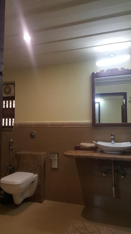 Casa Menezes - A Heritage Goan Homestay Bambolim Quarto foto