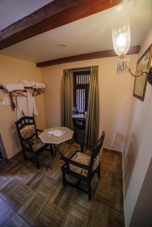 Casa Menezes - A Heritage Goan Homestay Bambolim Exterior foto