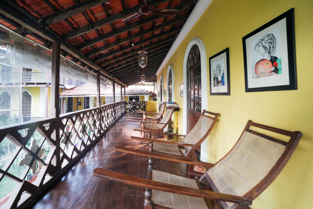 Casa Menezes - A Heritage Goan Homestay Bambolim Exterior foto
