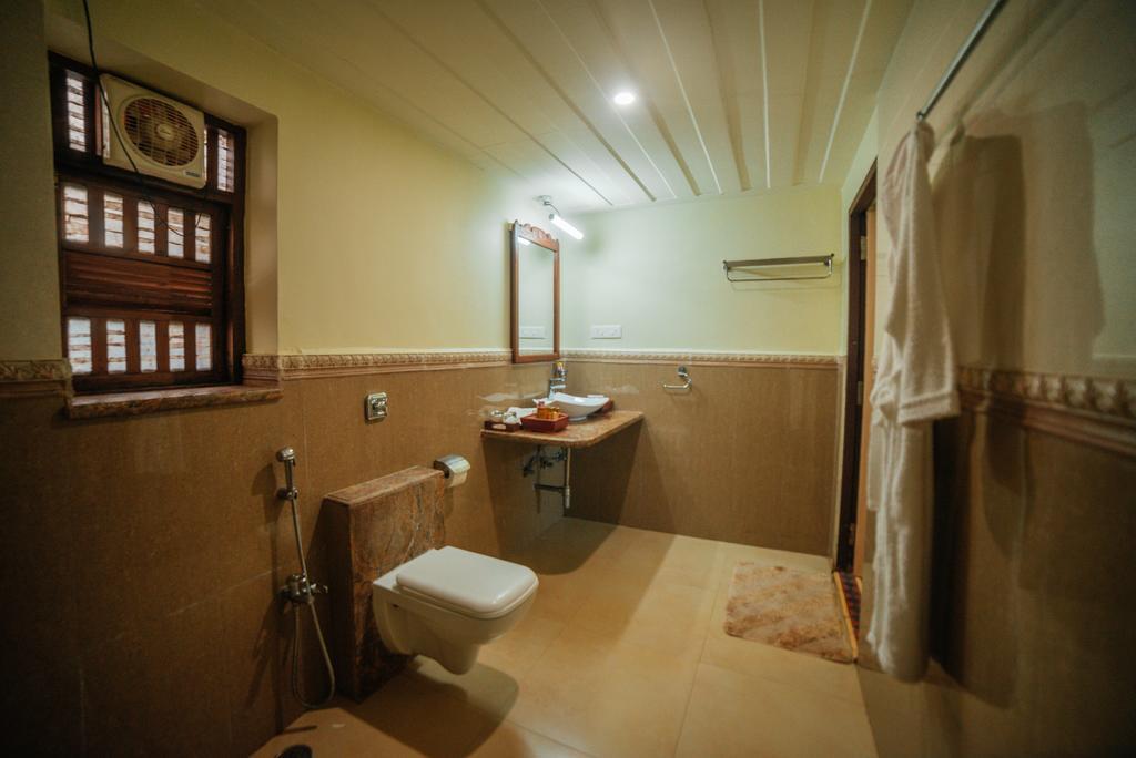 Casa Menezes - A Heritage Goan Homestay Bambolim Exterior foto